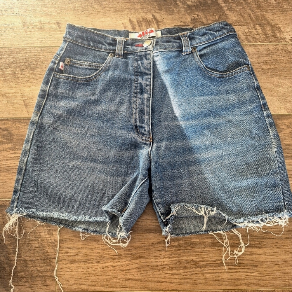 Alia Sport Women's Vintage Blue Rigid Denim Cutoff Raw Edge Shorts Size 8P - Picture 2 of 4